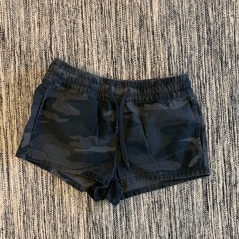TNA camo shorts